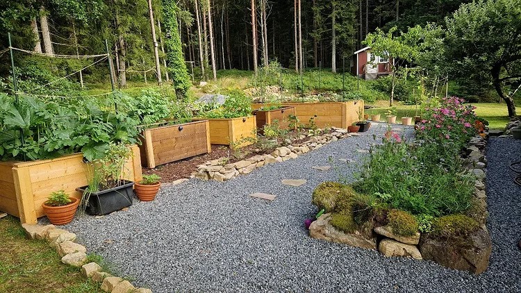 The Red Cottage Garden